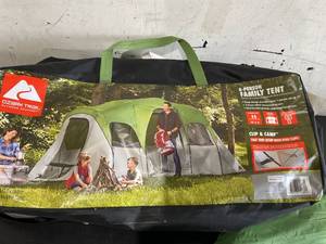 lot 458 image: Ozark Trail 8 Person, Clip & Camp Family Tent
