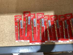 lot 591 image: LOT OF 20 Milwaukee Titanium Drill Bit Variety of Sizes