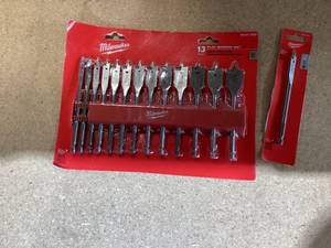 lot 592 image: 13PCS Milwaukee 48-27-1520 High Speed Flat Boring Wood Spade Bit Set