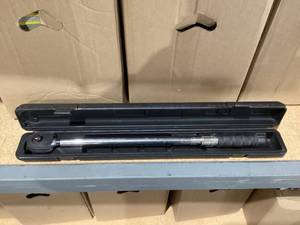 lot 597 image: Steelman 12-Inch Drive 30-250 ft-lb Micro-Adjustable Torque Wrench