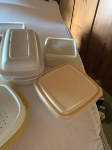Huge lot of tupperware with covers