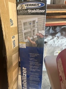 lot 2 image: Ladder Stabilizer