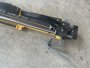 lot 9 image: Tile Cutter