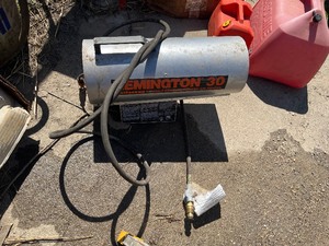 lot 50 image: Remington Heater