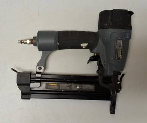 Performax   Pneumatic 18-Gauge Brad NailerStapler