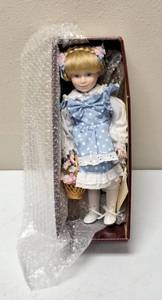 DYNASTY DOLL COLLECTION  Dawn Marie Musical