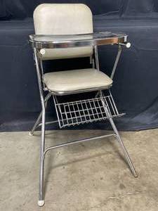 lot 20 image: Vintage Metal High Chair in Excellent Condition