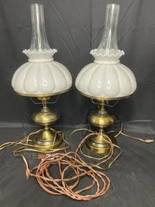 lot 47 image: Pair of Beautiful VTG Brass Bass Hurricane Lamps - Electric