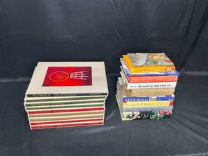 lot 68 image: Variety of Books inc Multiple World Of.... Books and Other Various Books