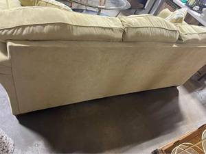 lot 277 image: Nice Green StainOdor Free Sofa w Decorative Pillows