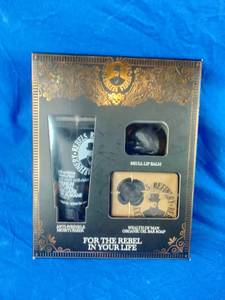 lot 19 image: Brand New Rebels Refinery Mens Golden Gift Skincare Set Includes Lip Balm, Moisturizer, and Bar Soap