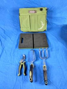 lot 31 image: Brand New Wearable Garden Tool Set with Knee Pad & Garden Tools