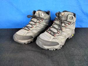 lot 66 image: Merrell Mens Moab Hiking Shoe Size 10 Grey