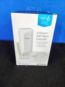 lot 78 image: Netgear AX1800 4-Stream Dual-Band Wi-Fi Mesh Extender