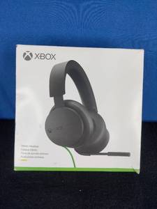 lot 88 image: Xbox Wired Stereo Gaming Headset Black