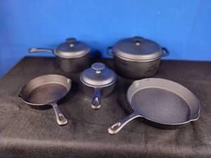 lot 98 image: 8-Pc. Pre-Seasoned Cast Iron Cookware Set