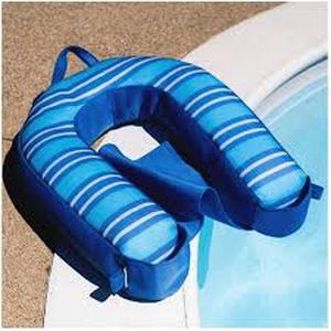 lot 81 image: Big Joe Pool Noodle Sling Chair, 2-pack-Dark Blue