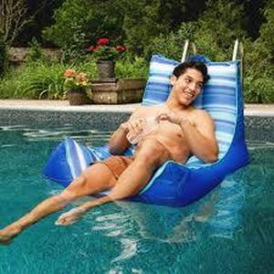lot 82 image: Big Joe Captains Pool Float