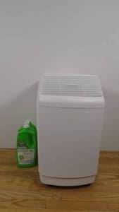 lot 107 image: Lightly Used 6-Gal. Evaporative Humidifier for 2700 sq. ft.