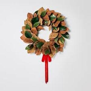 lot 126 image: 24 Magnolia Leaves Wreath with Red Ribbon Threshold