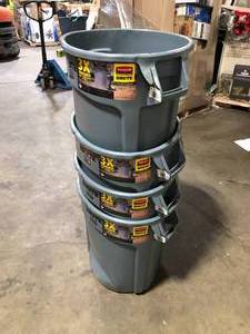lot 36 image: Lot of  Rubbermaid Commercial Products BRUTE 20 Gal. Round Vented Trash Can with Lid   Customer Returns See Pictures
