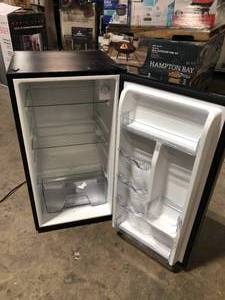 lot 24 image: Magic Chef 3.2 cu. ft. Mini Fridge in Stainless Steel Look without Freezer Customer Returns See Pictures