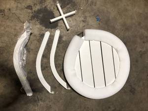 lot 39 image: StyleWell Mix and Match 18 in. White Round Metal Outdoor Patio Accent Table (Screws Not Included) Customer Returns See Pictures