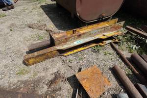 lot 152 image: Truck Crane Assembly - NO Hydraulic Ram