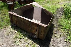 lot 1P image: Skid Steer Concrete Dump Bucket