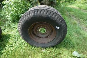 lot 140 image: 16.5 Steel 8-Bolt Wheel