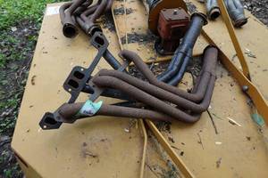 lot 135 image: Set of Headers for Small Block Chevy Motor
