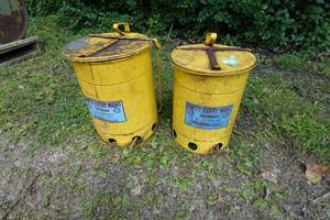 lot 131 image: 2 Safe Guard Oily Waste Cans