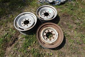 lot 154 image: Steel 8-Bolt Wheels - 16.5