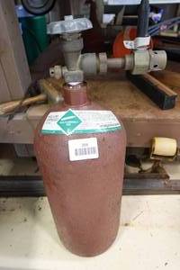lot 209 image: Steel Helium Gas Tank