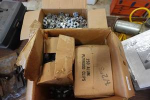 lot 295 image: Assorted Steel and Aluminum Plywood Clips