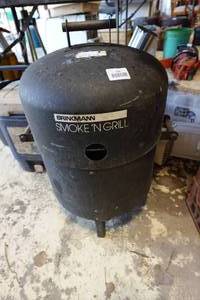 lot 319 image: Brinkmann Smoke N Grill Smoker