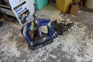 lot 1W image: Ridgid Pipe Threader Clamp and Chain Clamp