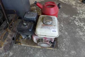 lot 2 image: Honda Gas Motor