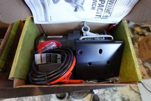 lot 244 image: Badland 2500 Lb ATV Winch