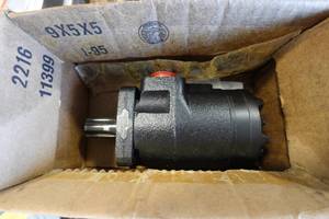 lot 239 image: Eaton Char-Lynn 46-97 Hydraulic Motor