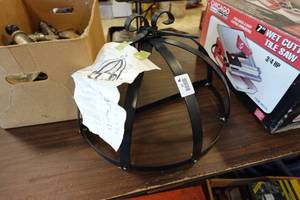 lot 68A image: Metal Semi Circle Pot Rack