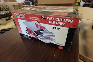 lot 276 image: Chicago Electric 7 Wet Cutting Tile Saw