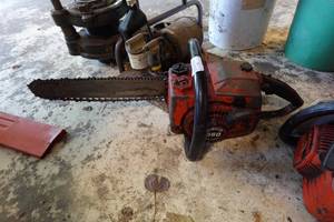 lot 281 image: Homelite 360 Gas Chain Saw with 16 Bar