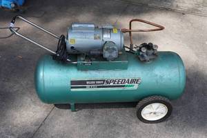lot 10 image: Speed-Aire Horizontal Air Compressor