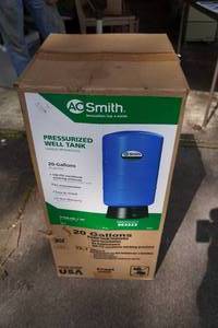 lot 14 image: AO Smith 20-Gallon Pressurized Well Tank