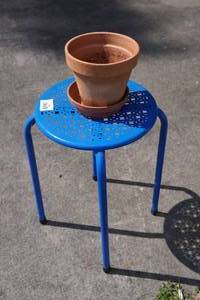 lot 89 image: Terracotta Pot with Plant Stand