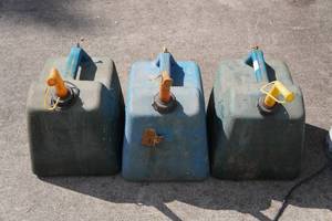 lot 21 image: 3 5.25 Gallon Kerosene Cans