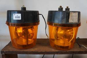 lot 62 image: 2 Beacon Lights