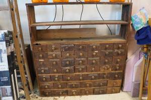 lot 69 image: Vintage Apothecary Style Cabinet