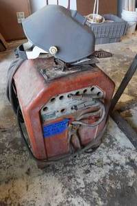 lot 34 image: Lincoln IdealArc-180 Limited Input Type Welder